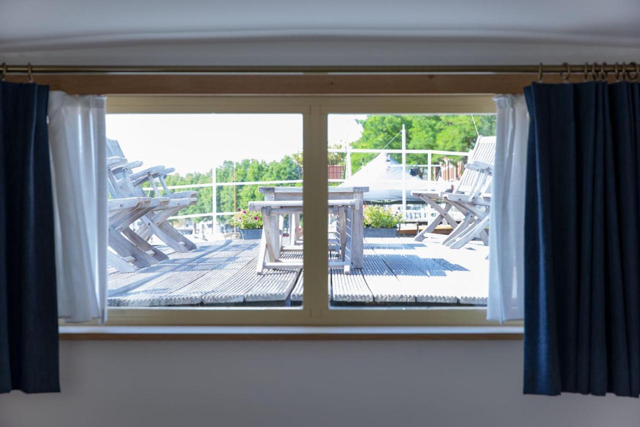 Hotel The Boatel Gent Bagian luar foto