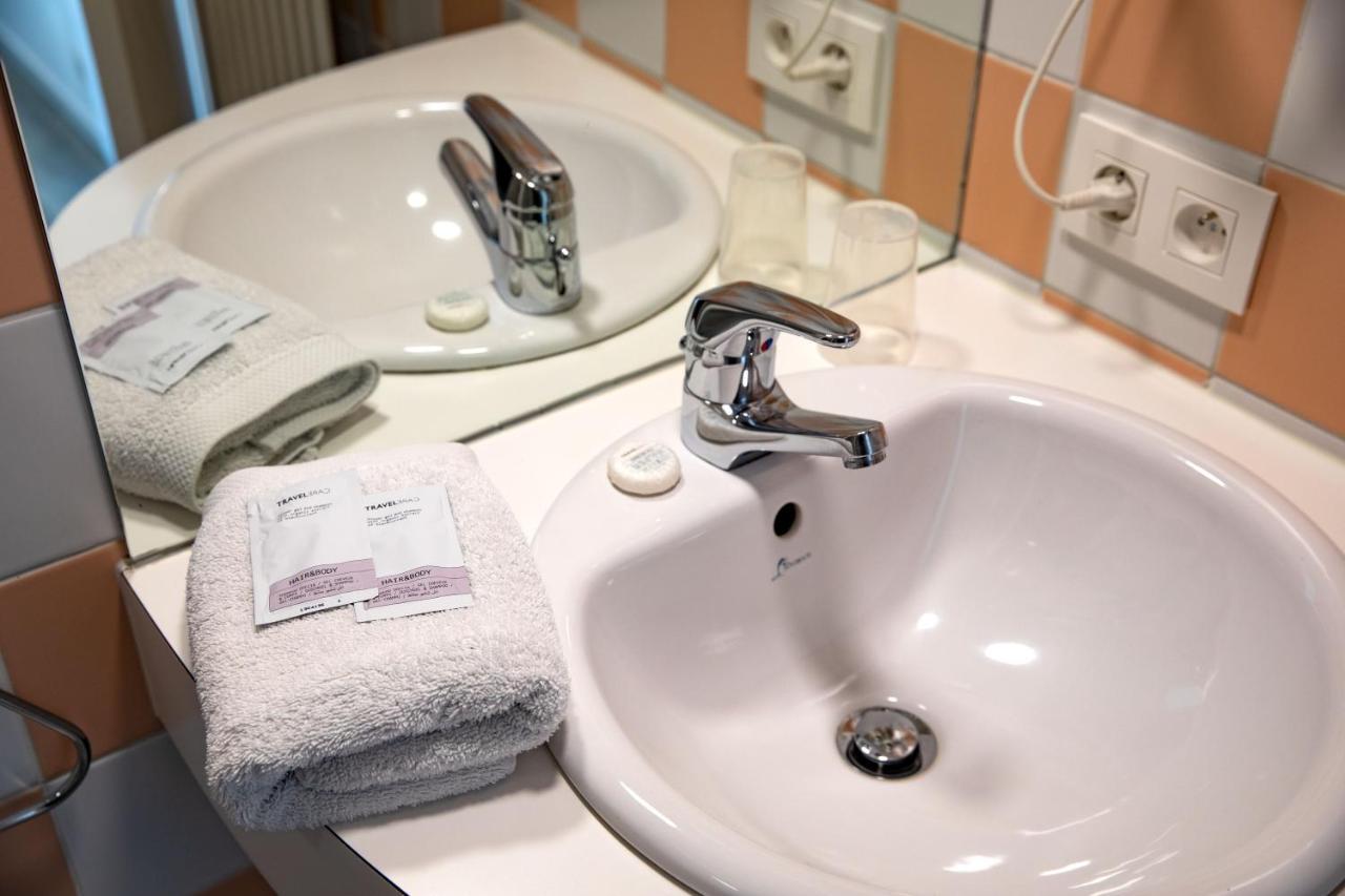 Hotel The Boatel Gent Bagian luar foto