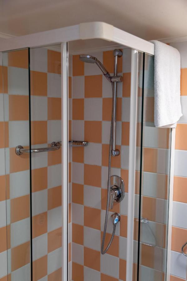 Hotel The Boatel Gent Bagian luar foto